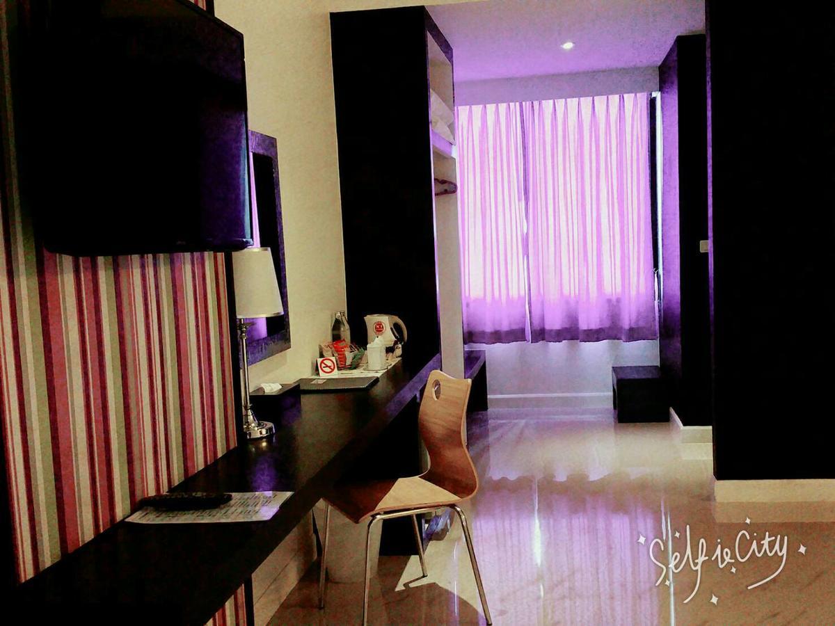 At 24 Boutique Hotel 나콘시탐마랏 외부 사진
