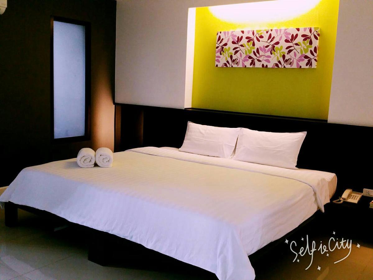 At 24 Boutique Hotel 나콘시탐마랏 외부 사진
